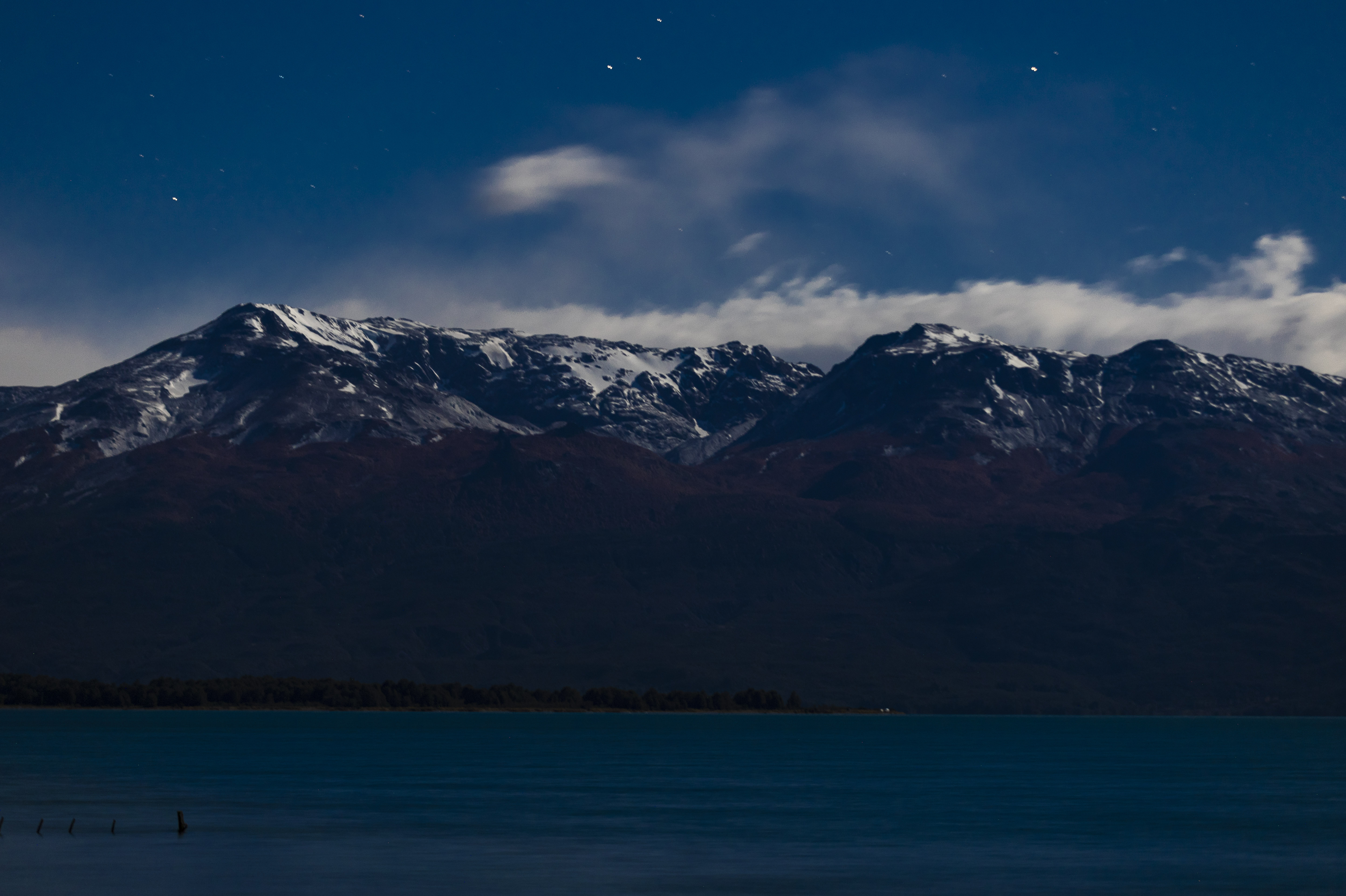 Cumes ao crepúsculo · Patagônia Chilena